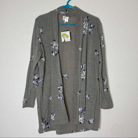 Fig & Flower Wrap Cardigan Sweater Gray Long Sleeve Floral Size Small NWT - Picture 1 of 4